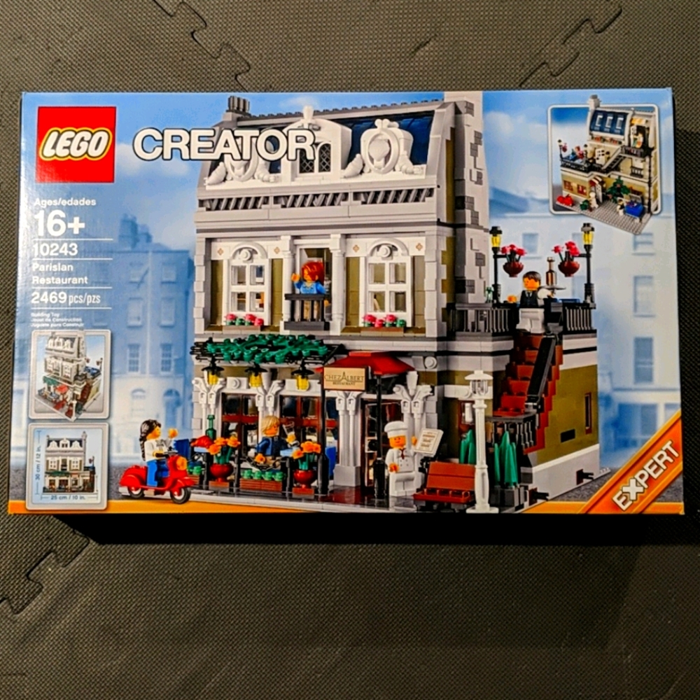 Lego creator Parisian restaurant with box and Instructions